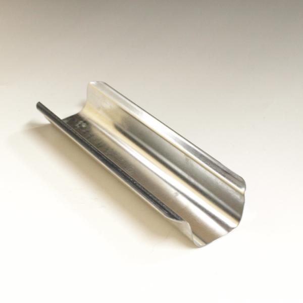 ｛商品仕様｝材質：ブリキ空焼き：必要サイズ内寸（約）：180×40×高25mmサイズ外寸（約）：縁から縁までの幅58mm製造国：日本{商品詳細説明}スマホの方は「商品説明をもっと見る」をご覧下さい。PCの方はページ下部の商品説明をご覧くださ...