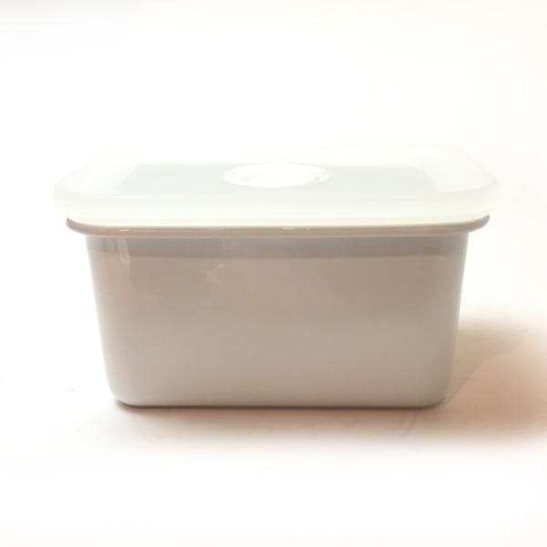 ｛ご購入前のご注意｝ホーロー製品につきましては、白い釉薬をかけきれず黒い釉薬が見えてる箇所がございます。鉄がむき出しの状態ではなく、製造工程上、防ぎきれない工程であることとご利用には問題ないとのメーカーの見解のため良品となります。ご理解のほ...