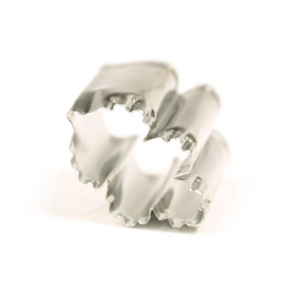 aَq  e  t No21 F 28 × 41mm