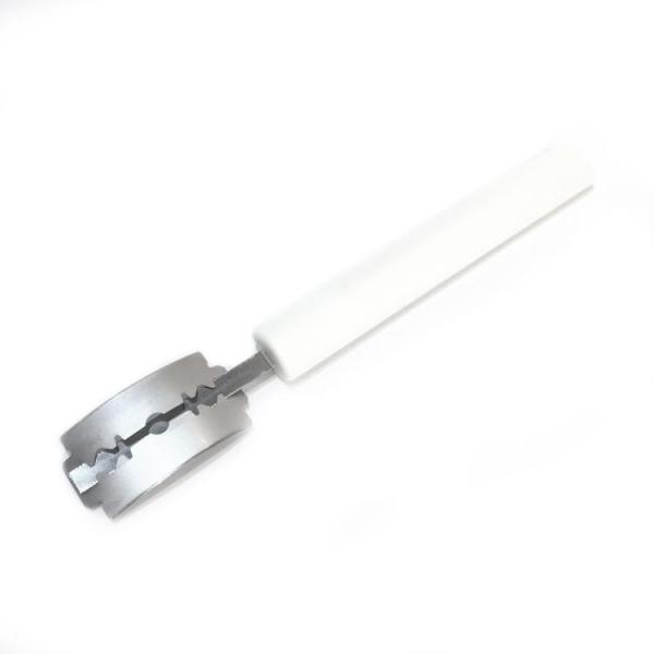 ｛商品仕様｝材質：プラスチック、ハイカーボンステンレス鋼サイズ（約）：[刃]45mm、[柄]155mm製造国：日本{商品詳細説明}スマホの方は「商品説明をもっと見る」をご覧下さい。PCの方はページ下部の商品説明をご覧ください。｛関連検索キー...