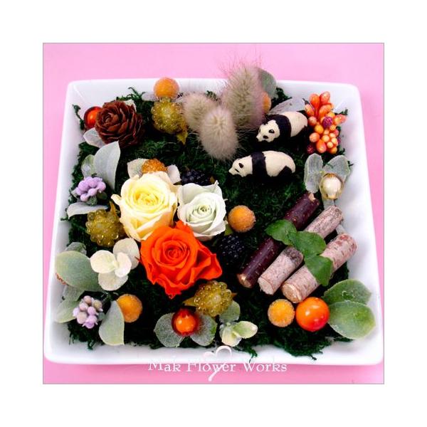 ご用途：お誕生日/普段のプレゼント/お見舞い/記念日/出産お祝い/新築お祝い/卒業お祝い/入学お祝い/お引っ越し/送別/歓迎会/結婚お祝い/結婚記念日/ホワイトデーお勧めポイント：白いプレートに、パンダやビタミンカラーのオレンジ色のプリザー...