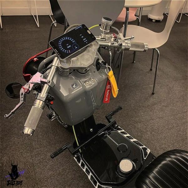 AF58 ホンダ　ズーマー　USホンダ　ラッカス仕様　 海外で現役の絶版車】ホンダ「ズーマー」ミニマリストが再注目の異色