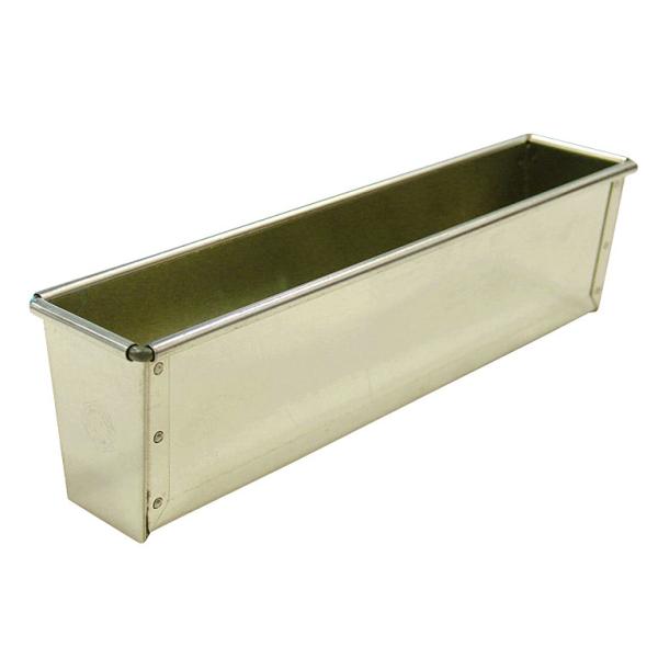 手触りよく、しっかりした作りのスタイリッシュなパウンド型です。材質がブリキなので熱伝導率がよく、焼きムラなくきれいに焼き上げることができます。※通常のパウンドケーキより焼成時間を短めにしてください。側面にCHIYODAの刻印入り。※こちらの...