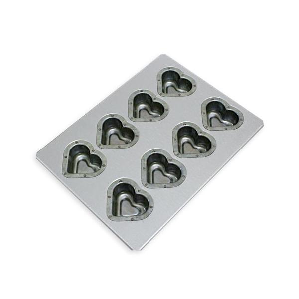 キュートな手のひらサイズのハート形焼き菓子を焼いていただけるお菓子型です。一回り小さいハートのくぼみが上面にできる形になっています。製菓工場や洋菓子店で使われる、しっかりとした作りの業務用天板を、ご家庭のオーブンでも使いやすいサイズにしてい...