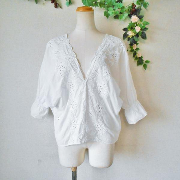 ローリーズファーム 今季　ブラウス LOWRYS FARM ローリーズファーム 夏 向き カットワーク 刺繍 の