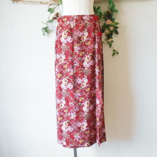 インゲボルグ／INGEBORG 白いお花のロングスカート INGEBORG インゲボルグ バック プリーツ 花柄 の 素敵 な 秋冬