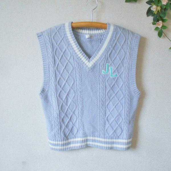 【ブランド名】ジェニィ ラブ JENNI LOVE【サイズ】１６０ｃｍ　タグ表記＝身長１５５〜１６５ｃｍ　胸囲７６〜８４ｃｍ【実寸】・身幅（脇下）＝５２　・着丈（背中央）＝５８＊実寸は平置きです。多少の誤差があるかもしれませんがご容赦くださ...