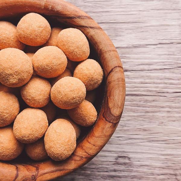 落花生にキャラメルを巻き込みしあげました。■大豆・乳を含む製品と共通の設備で生産しています。■豆の専門店「まめ屋」店舗　小江戸川越■商品についてのお問い合わせ　お急ぎの場合にはお電話ください。まめ屋オンラインショップは、時の鐘・蔵造りの街並...