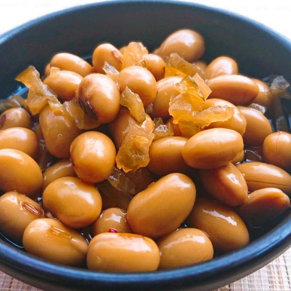 豆のお漬物は、福神漬け風に仕上げております。野菜もたっぷり使用しており、口の中での食感も食欲をわかせます。冷蔵庫で冷やして召し上がるのがおすすめです。ご飯のお供やお茶請けにぴったりです。大豆を食べて免疫力UP！★炊込みご飯（2合分）としても...