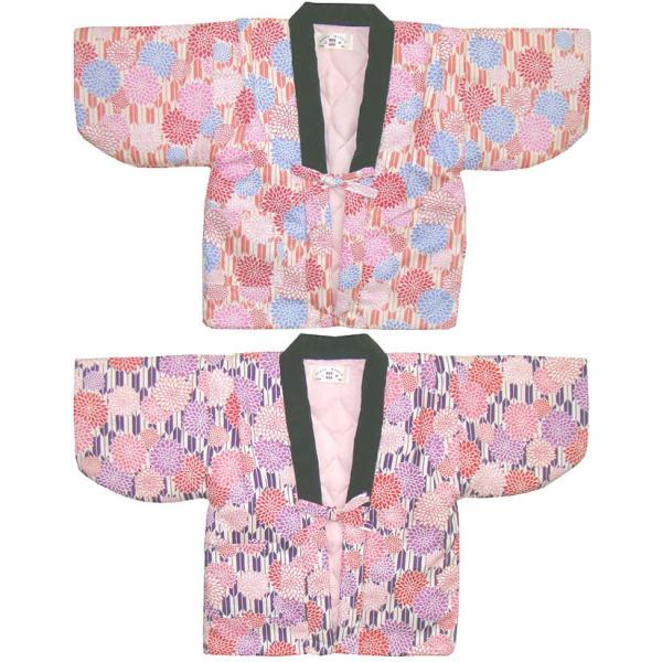 ★★とってもかわいらしい、矢絣に菊柄のこども用別珍衿 はんてん★別珍衿が、和装の雰囲気を高め、手の凝った仕様です。★袖先を少し絞っていて、温さが逃げません。中綿入りで、とてもあったかです。衿の素材は別珍を使用しており、肩上げ加工も相まって日...