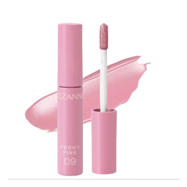 セザンヌ　ウォータリーティントリップ 09は、みずみずしい濡れツヤティントリップ。さっとひと塗りでぷるんと立体感のあるツヤ膜を形成し、透明感あふれる仕上がりに。ティントタイプなので色落ちしにくく、軽やかにスルスル塗れます。［カラー］09：ピ...