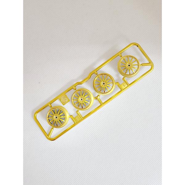 タミヤ純正 小径ローハイトホイール フィン ゴールドメッキ 単品パーツです。（パッケージ等は、ありません。）※ロット差等により、色味等に若干の違いが生ずる場合があります。