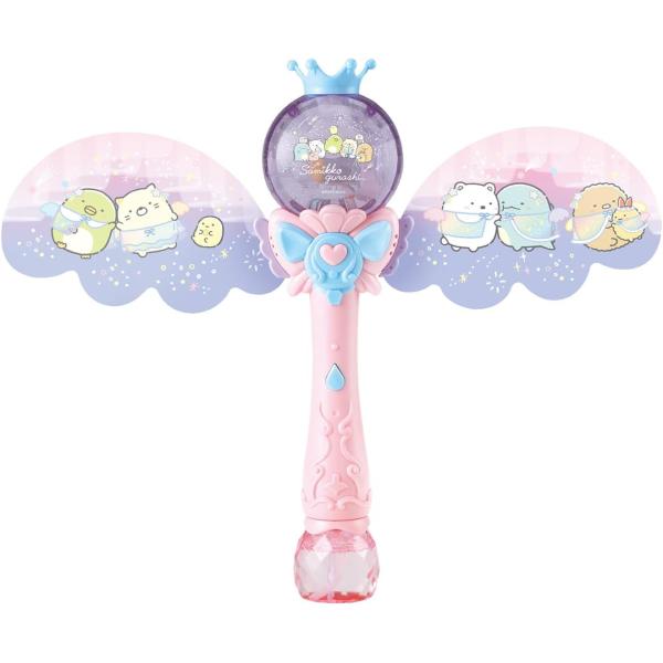 ピカピカ光ってメロディが流れるステキなシャボン玉スティック！ボタンを押すとメロディが流れライトが点滅、本体上部の吹き出し口から自動でシャボン玉が出続けます。羽根でパタパタ！シャボン玉をあおいで遊ぼう！すみっコたちが描かれたかわいい羽根は取り...