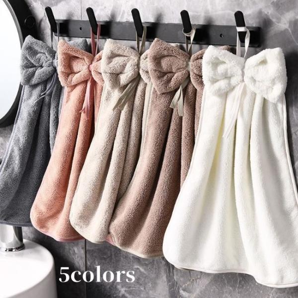 リボンが可愛いループ付きのハンドタオルコーラルフリース素材を使用しているため、ふわふわ触感でお肌に触れるとより一層柔らかさが実感出来ます。さらに、吸水性、速乾性も良いです。サイズ：33x33cm素材：ポリエステル85%、ナイロン15%生産国...