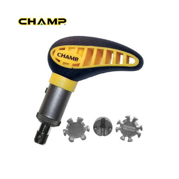 CHAMP製世界基準レンチ快適にしっかりと握ることができるハンドル形状、頑丈な鉄製シャフトに硬度の高い鉄製ピン。ゴルフシューズのスパイク鋲を交換する専用レンチです。3タイプの交換ビットであらゆるタイプのスパイク鋲に対応可能。スタンダードな2...