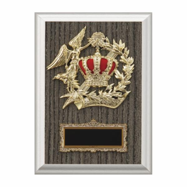 女神をモチーフとした楯(盾)です。ゴルフ、サッカー、野球などの各種スポーツ大会の表彰や、企業表彰、感謝状、功労賞、表彰状、退職記念などの記念品としてご利用いただけます。装飾に紅白リボンを取り付けます（無料）。