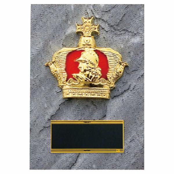 王冠をモチーフとした楯(盾)です。ゴルフ、サッカー、野球などの各種スポーツ大会の表彰や、企業表彰、感謝状、功労賞、表彰状、退職記念などの記念品としてご利用いただけます。装飾に紅白リボンを取り付けます（無料）。