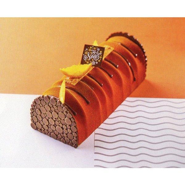 ※受注発注商品 ブッシュドノエル用大きさ：510mm×80mm、高さ65mm規格：4枚入り28℃から30℃に温めたカカオバターとチョコレート1：1をピストレでスプレーしてから型に流し込みます。冷蔵庫で冷ました後、60℃のお湯に2秒間通すとき...