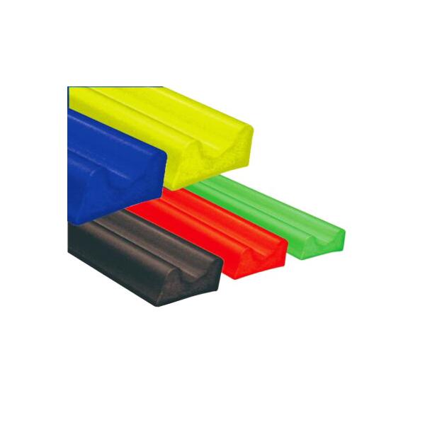 ■カラー：グリーン、レッド、ブラック、ブルー、フラボイエロー■長さ：2000mm、幅：約45mm●トレーラーのバンクレールやビーチスタンド等に貼れば重いジェットでも載せ移しができ、しかもボトムにキズが付きにくくなります。※製造過程等で小キズ...