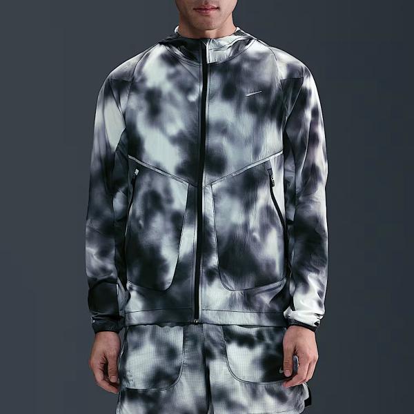 新品未使用　XLサイズ　ナイキ ランニングジャケット。 NIKE（ナイキ） ランニング ディビジョン UV ランニングジャケット