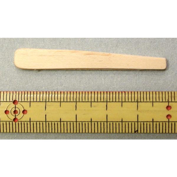 サイズ：約５〜６cm　形状・比率バラつきある場合がございます。サイズが合わない場合は紙やすり・爪切り等で加工してください。雛人形用のしゃくですひもを巻くと女雛の桧扇としても使えます