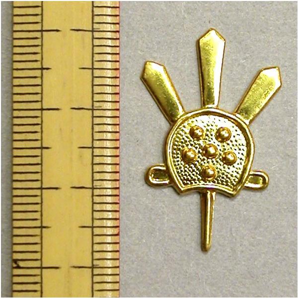 女雛の頭につける飾りです。サイズ：3cm