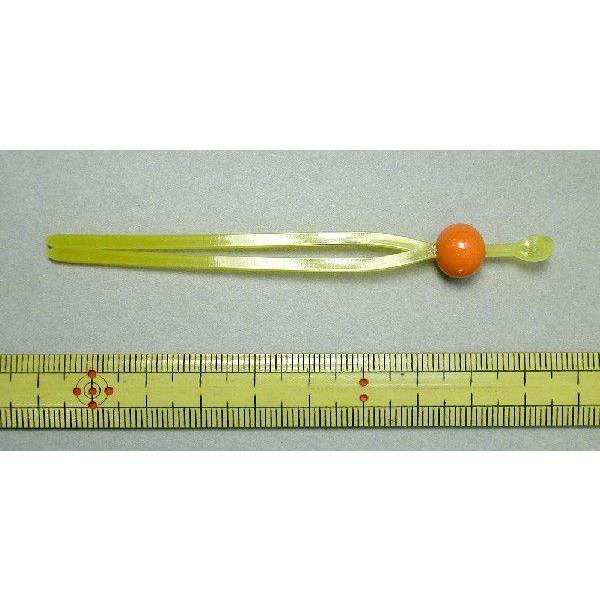 人形用の簪です。プラスチック製。サイズ：9cm ＊写真の品を2本セットで販売いたします。