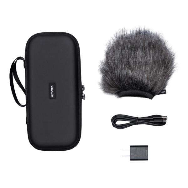 H6studio用アクセサリパッケージ『APH-6st』には、レコーダーを傷や衝撃から保護する持ち運びに便利な専用ソフトシェルケース、フィールドレコーディングには欠かせない風によるマイクの吹かれを防止するヘアリーウィンドスクリーン、バッテリ...