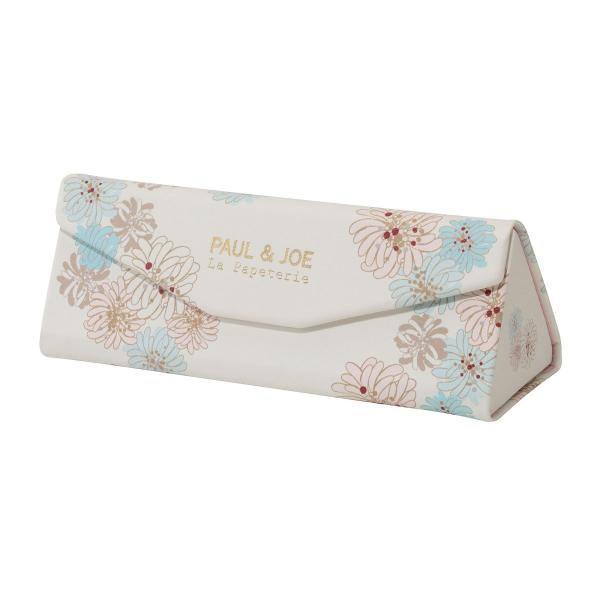 フランスのファッションブランド「PAUL &amp; JOE」のステーショナリーラインの折りたためるメガネケースです。2024年の秋冬コレクションから、定番人気の「クリザンテーム」のデザインが新登場。マグネット開閉式で、開くと三角形になるス...