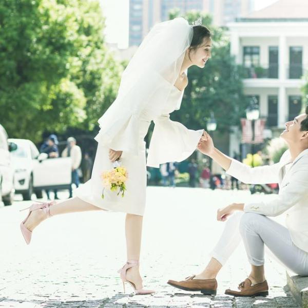 ウェディングドレス 膝丈 二次会 花嫁ドレス 結婚式 ドレス パーティードレス 膝丈 ミモレ丈 袖あり 大人 シンプル おしゃれ 個性的 かっこいい ナチュラル カジ Wd0036 Marmelo Sunnyday 通販 Yahoo ショッピング