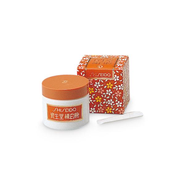 歌舞伎や日本舞踊、婚礼、演劇、祭などの純日本的なお化粧にふさわしい練白粉です。のびがよく肌にぴったりつき、白く美しいお化粧に仕上げます。内容量 100g使用方法●添付のヘラで適量を皿にとり、水を含ませた板刷毛で溶きます。●溶いた練白粉を板刷...