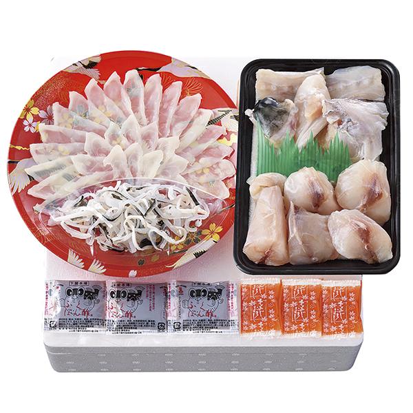 ■説明本場下関より縁起のよい海の「ふく（福）」をお届けします。ふぐ取扱量日本一の下関市。旧来下関では、「ふぐ」は不遇につながると謂われ、幸福の「ふく」にあやかって「ふく（福）」と呼ばれております。■商品詳細内容量：真ふぐ霜降り刺身（22cm...