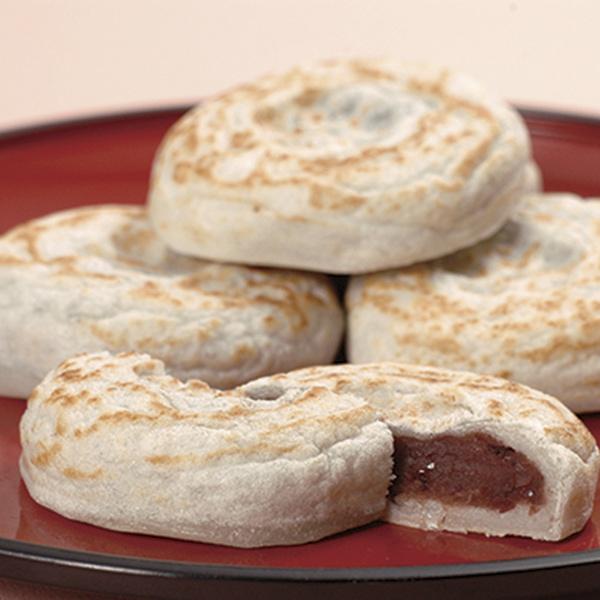 ■説明変わらぬ味と製法でつくる梅ケ枝餅。電子レンジにかけ、オーブントースターで（約1分強）焼いていただければ、パリッと香ばしい味わいで美味しくお召し上がれます。上品でほのかな甘さの粒あんを包み込み焼き上げたもっちりした食感のお餅です。■商品...