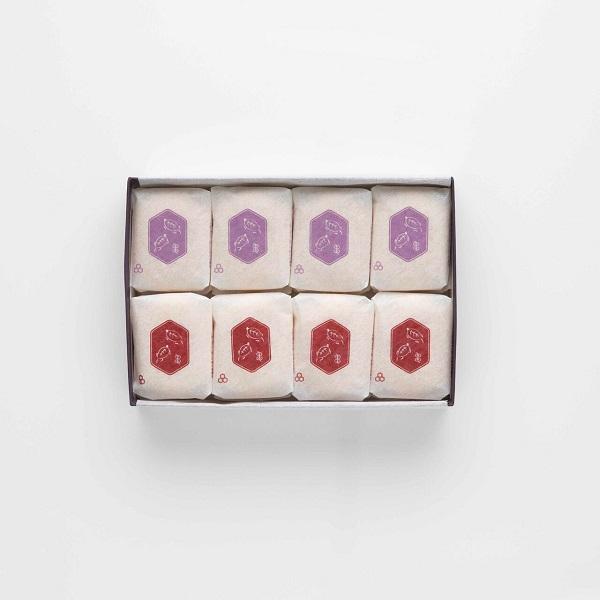 ■説明小豆を丹念に炊き上げた程よい甘さの餡と最中種をあわせた亀甲型の品の良い一口サイズの最中です。天明３年（1783年）に創業し、代々河越藩の御用を賜りました。■商品詳細内 容 量：亀の最中つぶ・こし×各8温 度 帯：常温賞味期限：製造から...