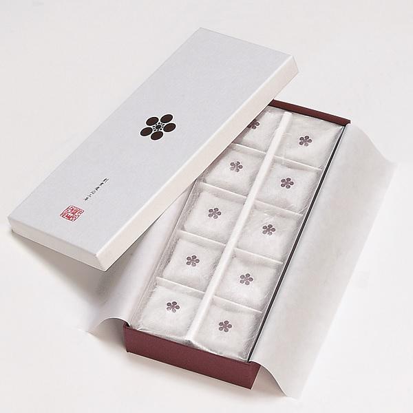 ■説明最上級の十勝産小豆だけを使用した、小さなひと口サイズのおまんじゅう。こしあんの上品な風味です。■商品詳細内 容 量：10個入賞味期限：製造・加工日より常温で30日。商品記号：■お届け時期について■発送について※商品画像はイメージです。...