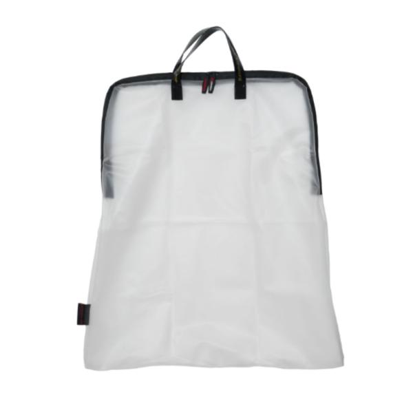 社内にも掛けられる撥水フローティングベストカバー臭いも遮断し、社内を清潔に保つ。サイズ（外寸）縦765mm×横幅615mm×厚み15mmカラー：クリア