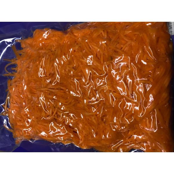 国産の人参だけを使用！およそ2ｍｍの太さでカットし袋詰めした1ｋｇ入り！！季節により産地は変わりますが、主に九州産と北海道産の人参を使用してますので安心してお使いください。