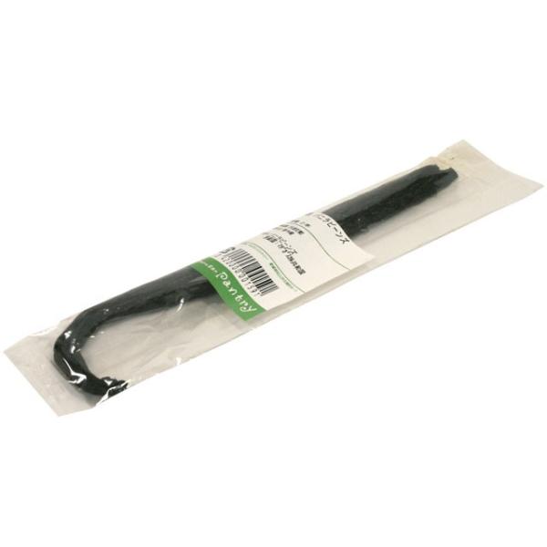 バニラの香気を有する細長い黒褐色のラン科の植物のさやです。濃厚で高級感があり、バランスのよさが特徴です。中の種をしごき出し、プリンやアイス、焼き菓子など様々なお菓子に混ぜ込んでください。芳醇なバニラの香り高いお菓子に仕上がります。種を取った...