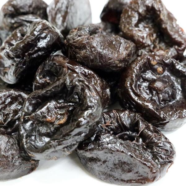 すもも(プルーン)の種を取り乾燥させたドライプラム(種抜き)です。ケーキやヨーグルトにいれても、そのままでもおいしく召し上がれます。鉄分・ミネラルに富んだドライフルーツです。