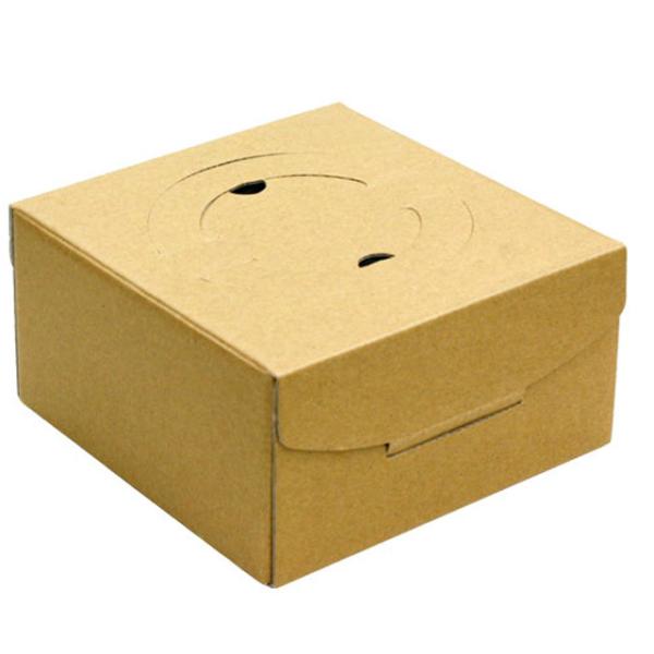 直径12cmのケーキ用の箱です。オシャレなクラフト素材がナチュラルな印象を与えてくれます。トレーはついておりません。水分や油分が付着するとシミになりやすいのでご注意下さい。