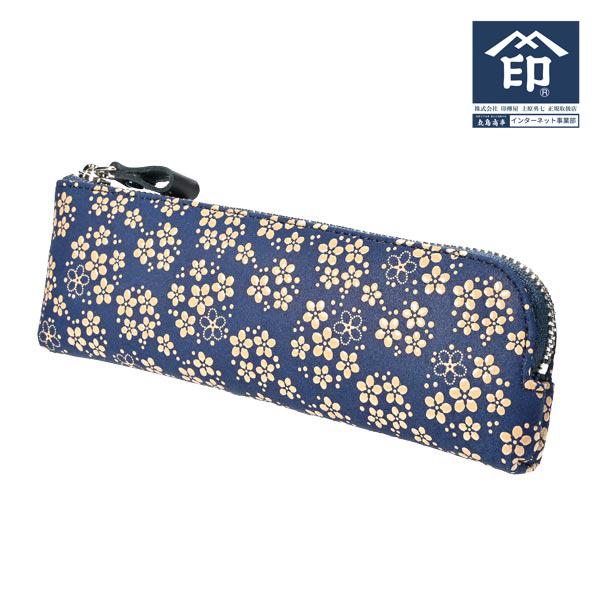 印伝 【甲州印伝 印傳屋 上原勇七】ペンケース 筆箱 筆入れ【4610 忘れな草 勿忘草 紺地×白漆】 メンズ レディース 鹿革 本革 レザー お歳暮 ギフト YM01