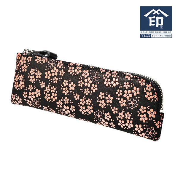 印伝 【甲州印伝 印傳屋 上原勇七】ペンケース 筆箱 筆入れ【4610 忘れな草 勿忘草 黒地×ピンク漆】 メンズ レディース 鹿革 本革 レザー お歳暮 ギフト YM01