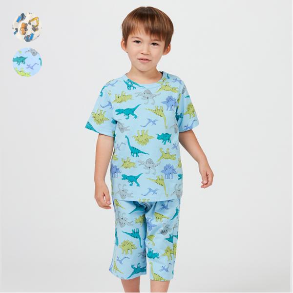 Tシャツ素材の半袖Tシャツとハーフパンツのパジャマ。 本体は綿100%なので、肌あたりが良くしっかり汗を吸います。 Tシャツの脇のボタンをパンツの脇のボタンホールに入れて着れば、お腹が出にくい仕様です（90cmのみの仕様になります）。 男の...