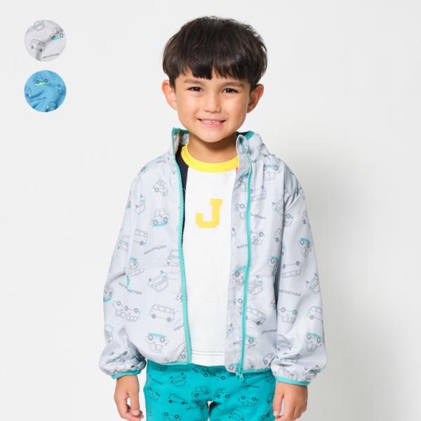 朝晩と日中の気温差が大きくなる春や秋には羽織物が必需アイテム！！ 軽くて持ち運びにも便利なナイロン系ジャケットはあると便利なアイテムです！！ 撥水加工のポリエステルタフタ素材のジャケット、アウター。 可愛い車の総柄。 フードは衿に収納できる...