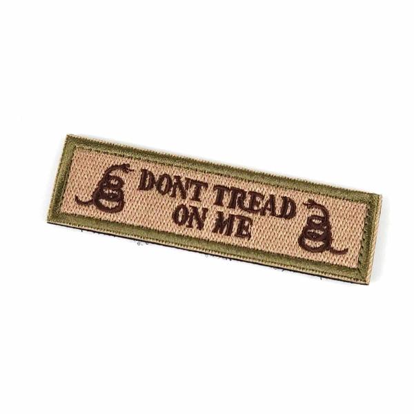 DONT TREAD ON ME ミリタリー向けワッペン ミリタリーテイストを演出するDONT TREAD ON MEパッチ。・商品詳細サイズ：約9.5cm X 2.6cm重さ：約8g素材：布、面ファスナー・特徴デザイン：アメリカ独立戦争時...
