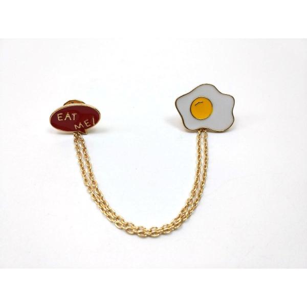 確認用ページ ピンバッチ チャーム 記念品 目玉焼き ピンバッジ ピンズ EAT ME チャーム付き チェーン 2.7