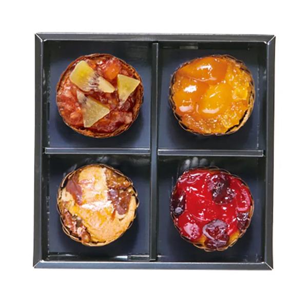 [Release date: June 28, 2025]ホシフルーツ フレンチカップケーキ ４個入 ギフト対応可つやつや光るシロップ漬けや、瑞々しいセミドライの果実がごろごろ。どこから食べても果実の味が広がります。つやつや光るシロップ漬け...