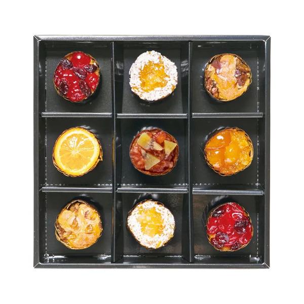 [Release date: June 28, 2025]ホシフルーツ フレンチカップケーキ ９個入 ギフト対応可つやつや光るシロップ漬けや、瑞々しいセミドライの果実がごろごろ。どこから食べても果実の味が広がります。つやつや光るシロップ漬け...