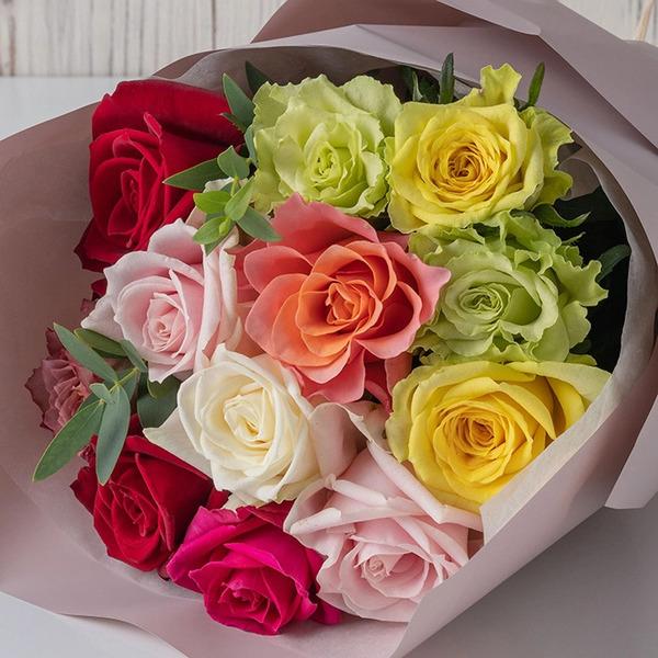 [Release date: May 16, 2025]ホシファーム フリルブーケ カラフル １２本 メッセージカード付 ラッピング済ホシファーム農園直送　摘みたてバラのフリルブーケ　カラフル。レッド、ピンク、イエロー、オレンジなど、色とり...