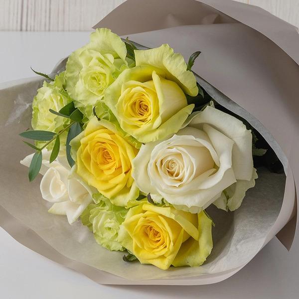 [Release date: May 16, 2025]ホシファーム フリルホワイトイエローグリーン８本＆ホシフルーツ贅沢ブラウニー６個入 メッセージカード付 ラッピング済農園直送　摘みたてバラのフリルブーケと、ホシフルーツこだわりの贅沢ブ...